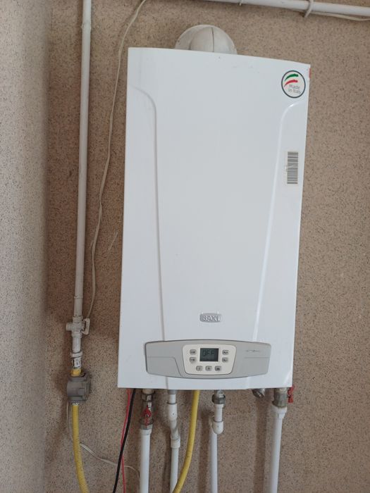 Продам настенный котел Бакси б/у 24 Квт