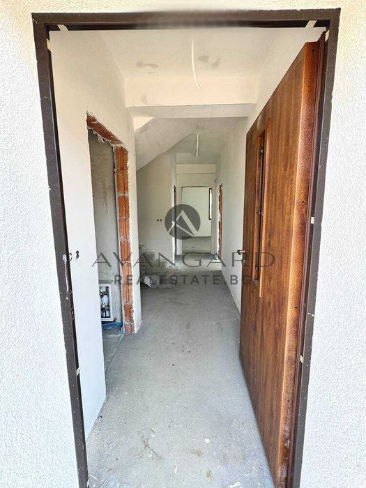 оф.23377 Самостоятелна къща с двор/с.Брестник