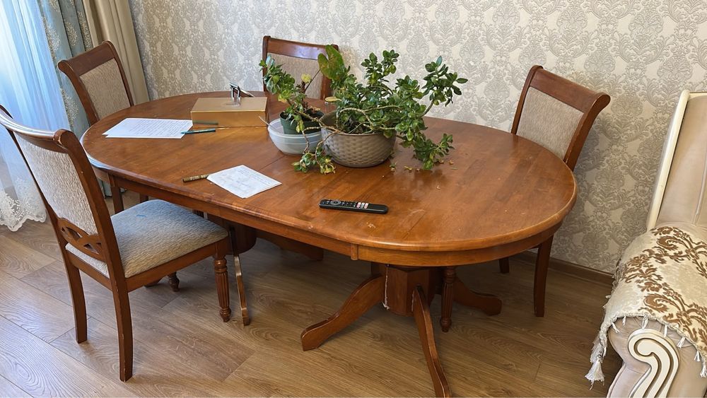 Продам стол и 4 стула