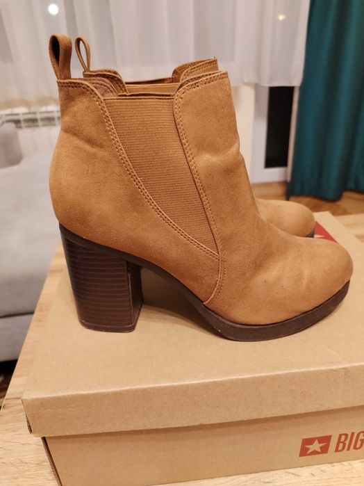 Продавам боти размер 37