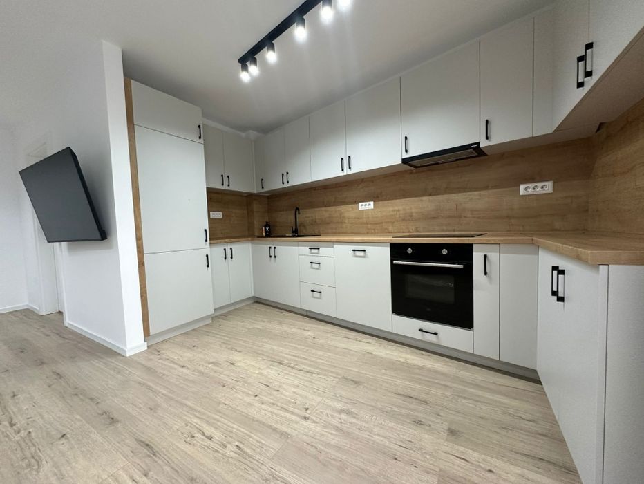 Apartament cu 3 camere , 2 bai , terasa , view , Elite