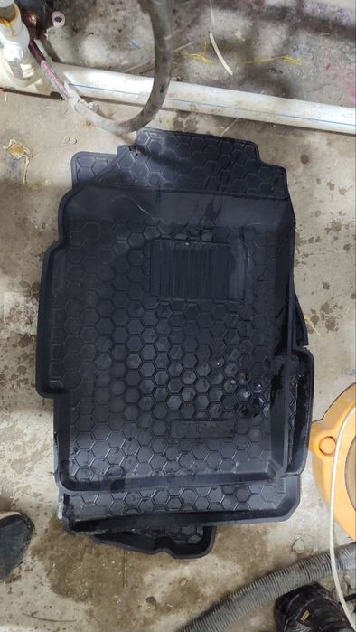 polik nexia 3 sotiladi