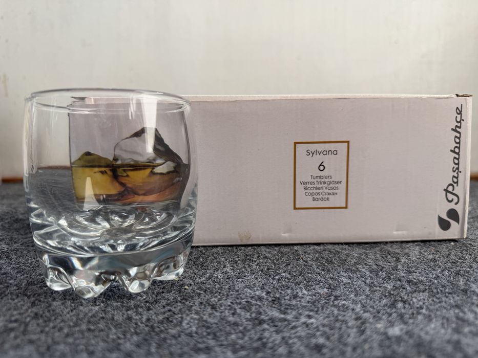 Продаються Бокалы, графин, блюдца