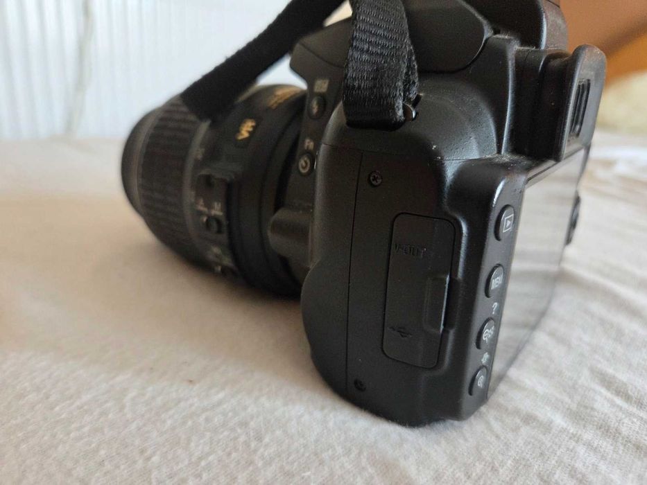фотоапарат Nikon D3000