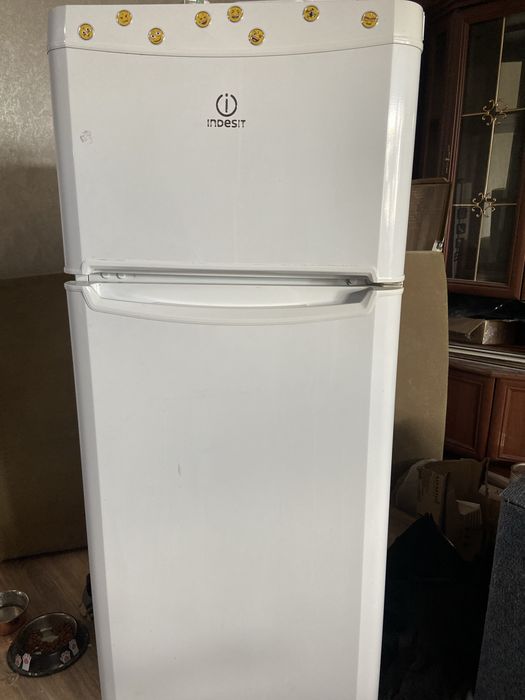 Холодильник Indesit
