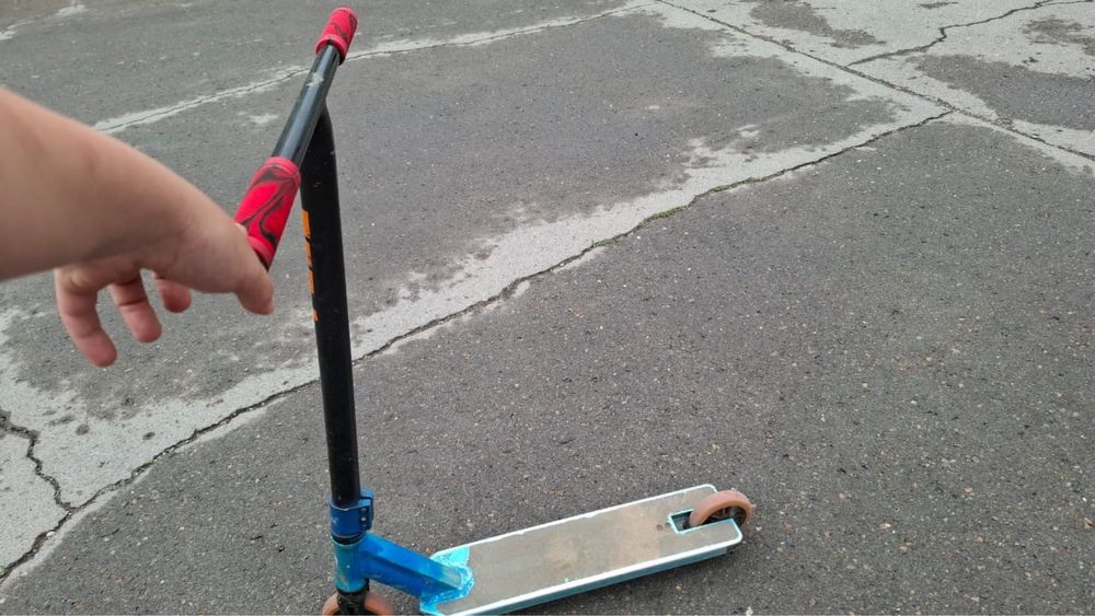 Продам трюкавой самокат