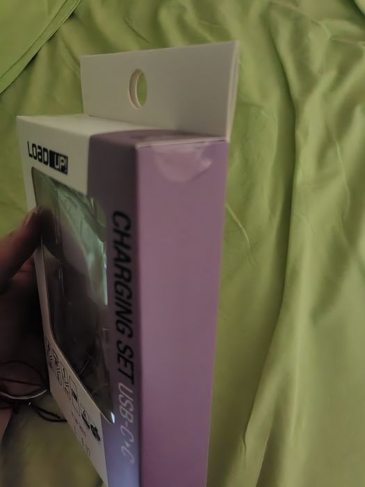 Чисто ново зарядно 20W USB-C + кабел Type-C към Type-C (Фабрично запечатано)