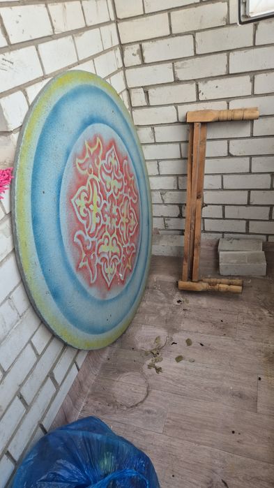 Продам круглый стол