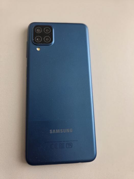 Самсунг А12.64 гб