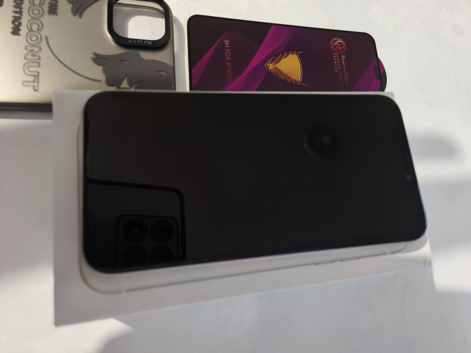 Iphone 11 white 64 gb