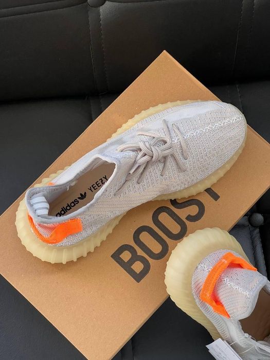 Yeezy Boost 350 V2