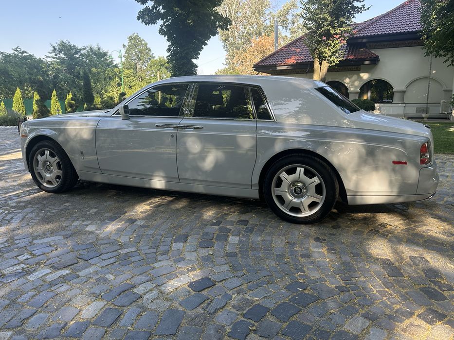 Închirieri limuzina Rolls Royce nunta botez filmari petreceri