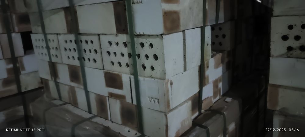 Гишт/gʻisht сотилади(продаются)