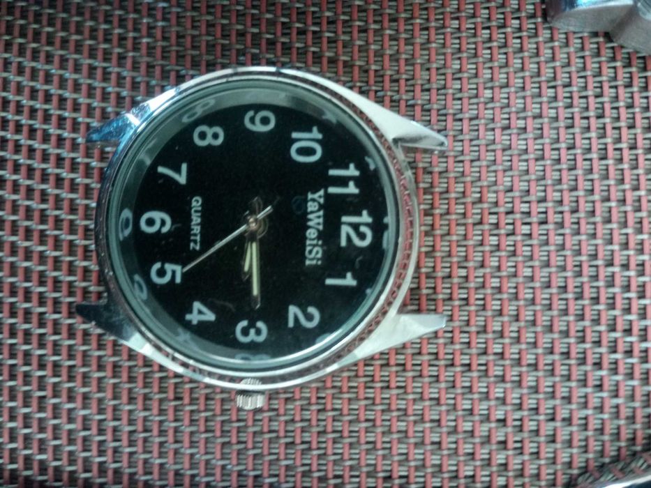 Лот от часовници.Обявената цена е за всичко.