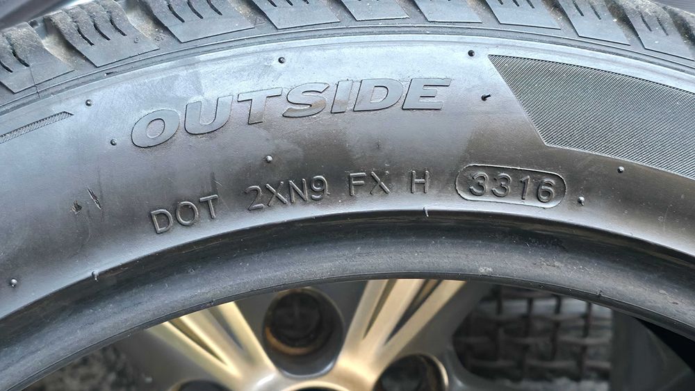Перфектни гуми Hankook Icept Evo 2 235/45/18 XL зимни
