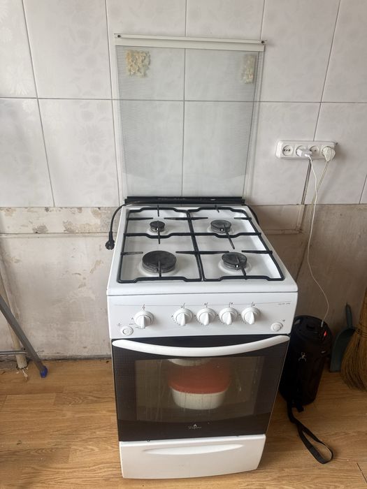 Продам газовую плиту