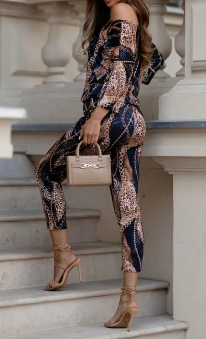 Елегантен гащеризон с ефектен животински принт