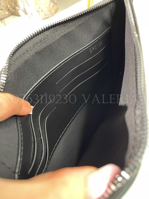 Borseta Louis Vuitton tip plic ingust