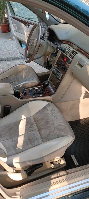Продавам автомобил Mercedes-Benz E290 Turdodiesel W210 1998г. автоматик.