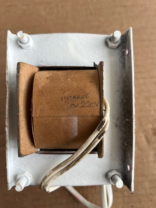 Transformator adaptor de la 220volti la 6V, 12V, 24V cu lita