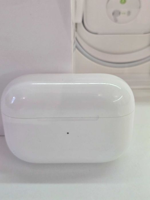 Оригинални Apple AirPods 2 Pro Lightning