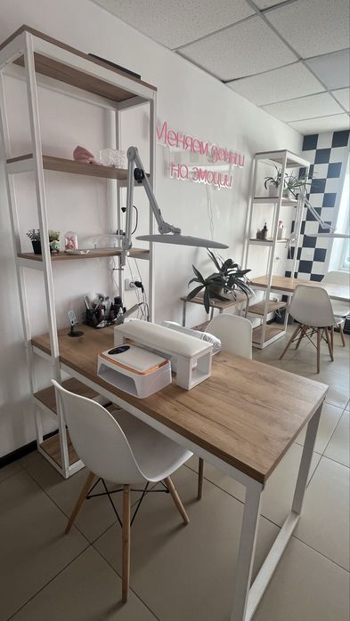 Маникюрные столы, комод