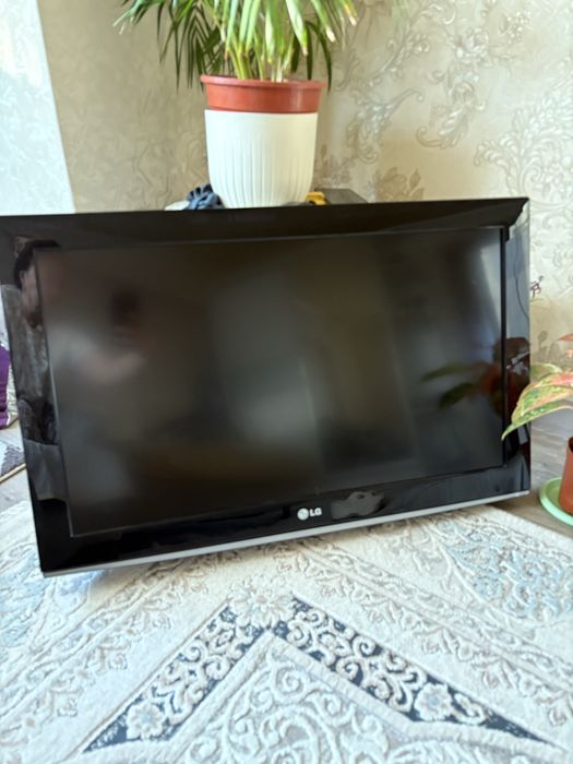 Продам телевизор LG