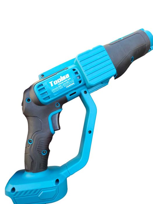 Акумулаторна водоструйка Toolsa