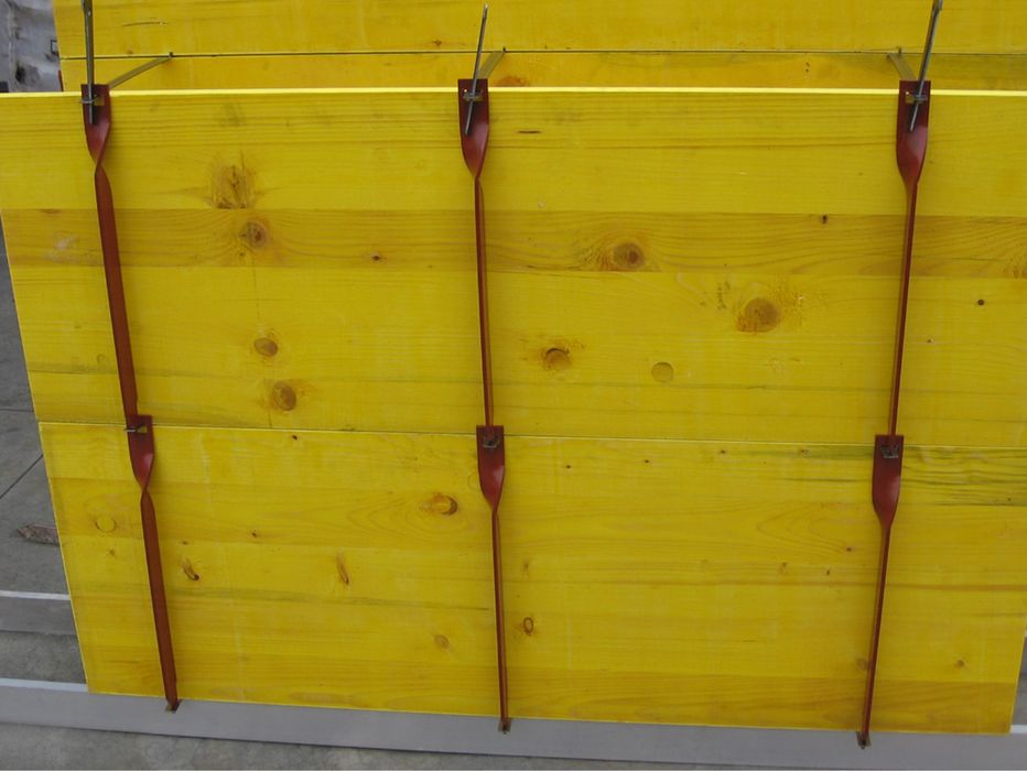 Panou cofraj placa galbena doka lana schela metalica popi stalp vinclu