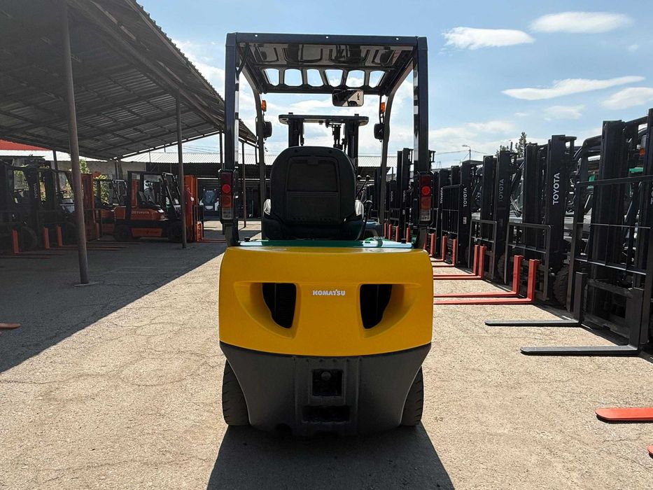 Вилочный погрузчик ( Коматсу) Кара