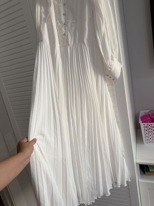 Платье белое миди
