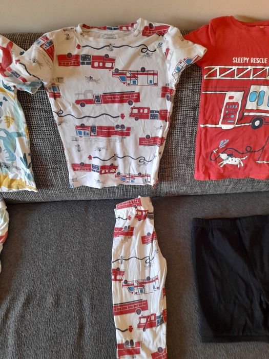 Pijamale baieti Carters, pt varsta de 8 ani