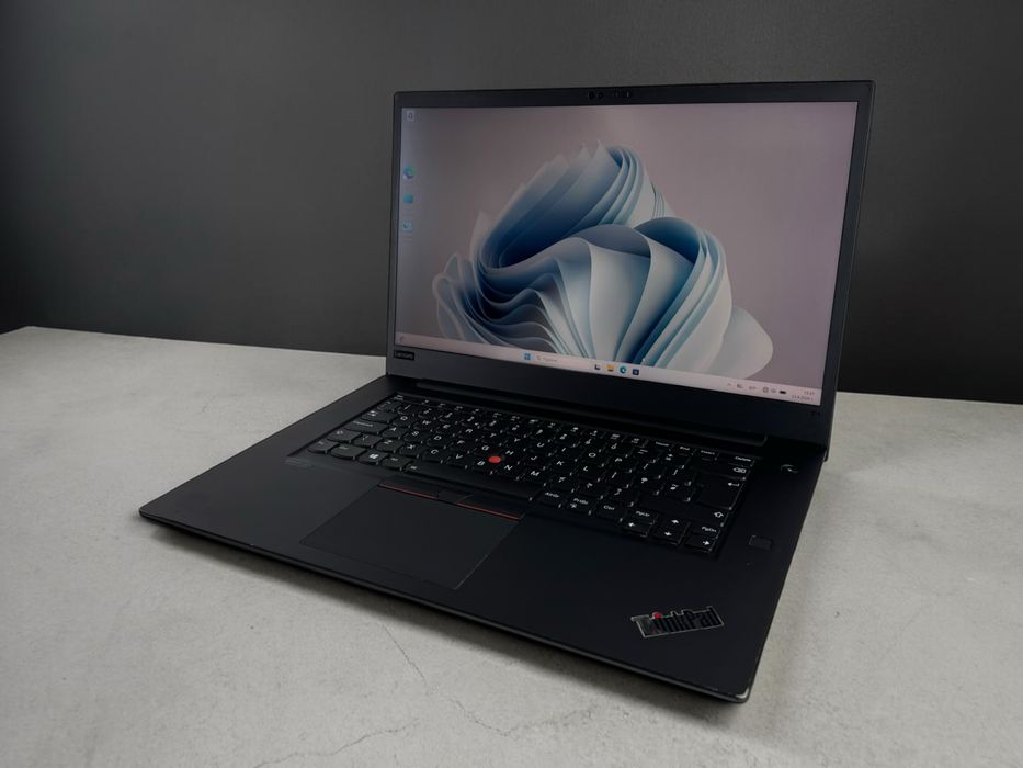 Лаптоп Lenovo ThinkPad P1 Gen 2 15" 4K i7-9850H 16RAM 512GB Quadro T1000 4GB Гаранция!