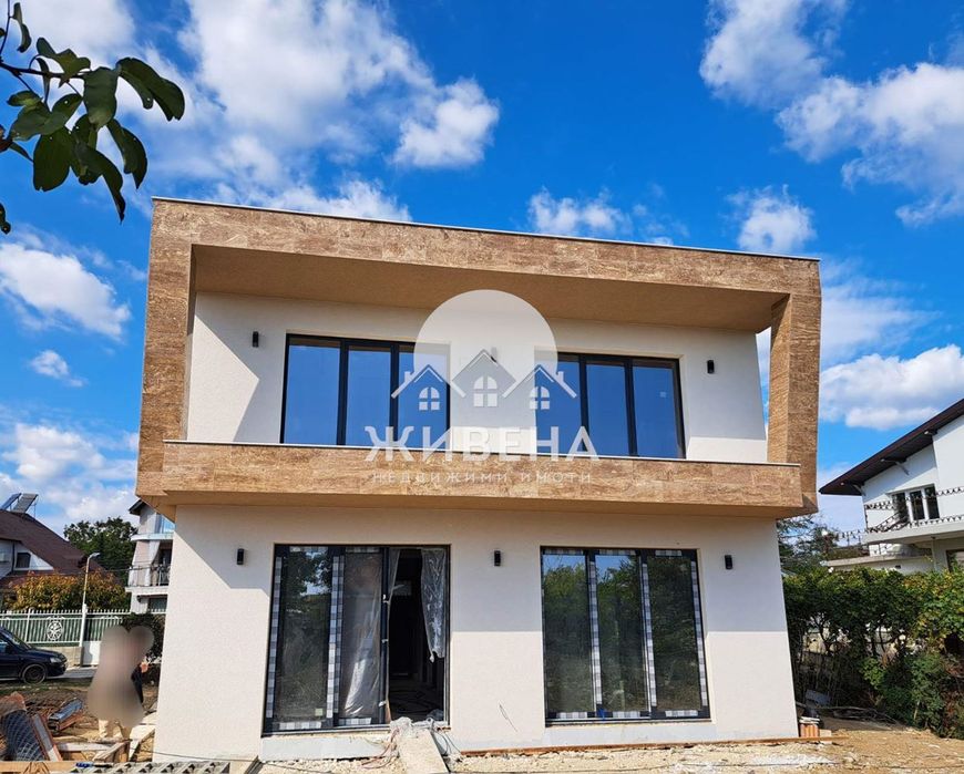 Продавам къща в м-т Евксиноград, Акт 14, площ 350 кв.м