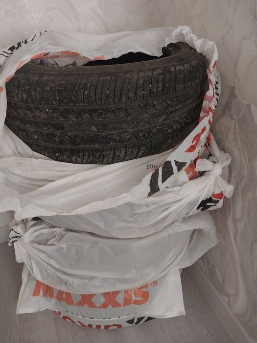 Продам Автошина на.камри 70