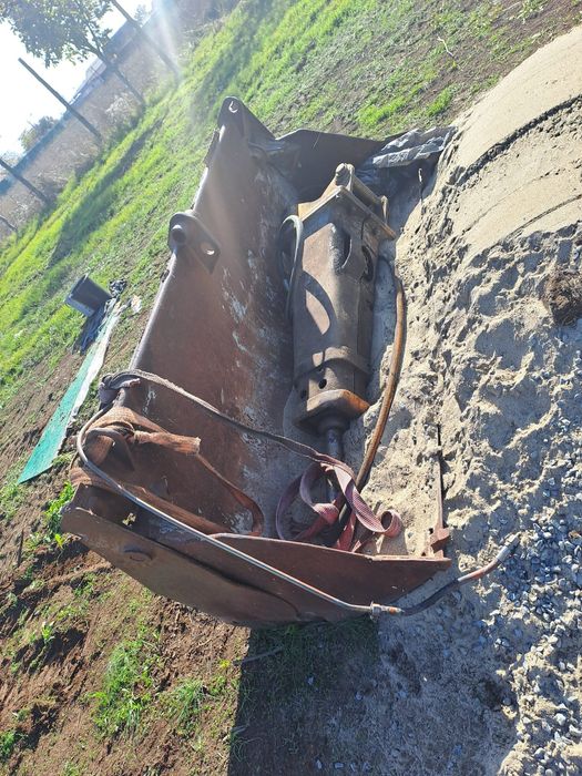 Buldoexcavator JCB 3CX funcțional – pentru dezmembrări – picon + cupe