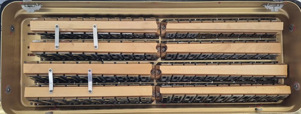 Vand Acordeon Hohner Atlantic 4 deluxe