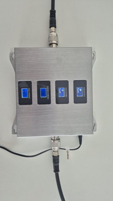 Amplificator semnal GSM/4G/3G pentru telefonie mobila.