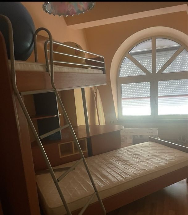 Дава се под наем Тристаен апартамент в Кюстендил, Център - 135 кв.м за 298.86 € - Снимка #2