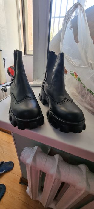 Продам осенние ботинки