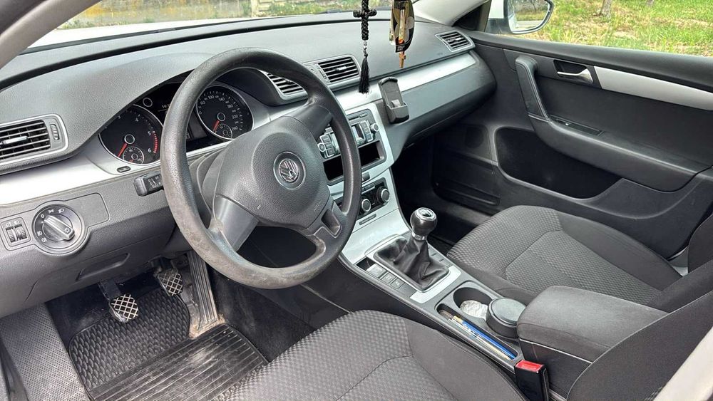 VOLKSWAGEN Passat 2011 — imagine 3