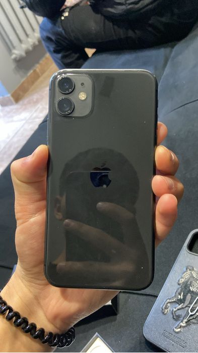 Срочно продаю айфон 11
