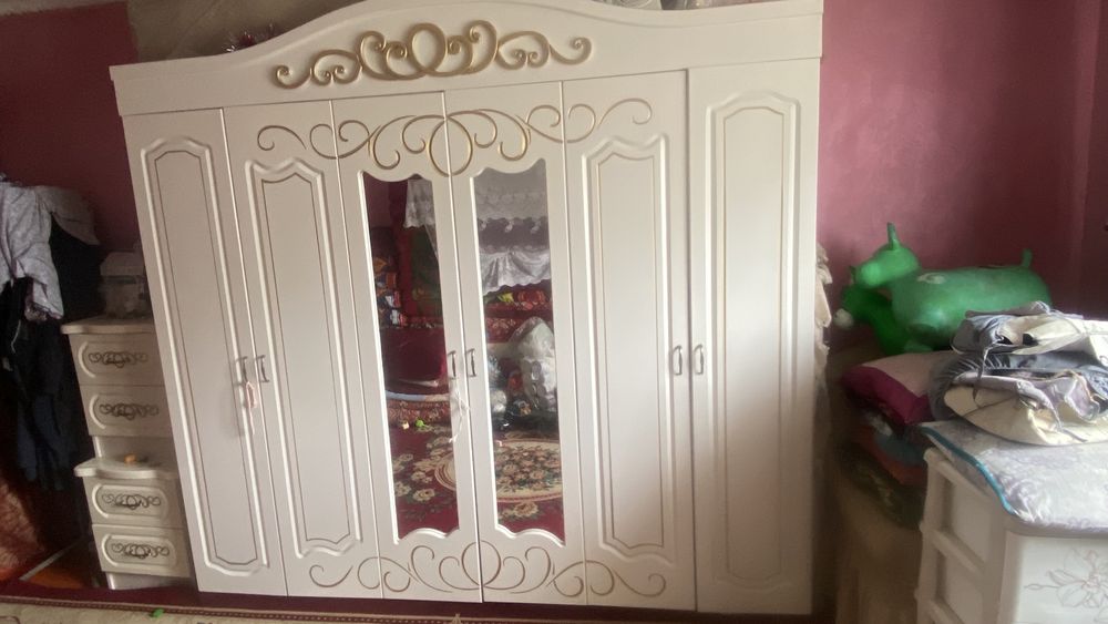 Спальный гарнитур