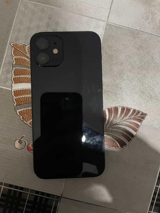 vand iphone 12 perfect functional baterie 100