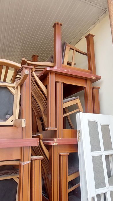 Stol va stullar yog'och