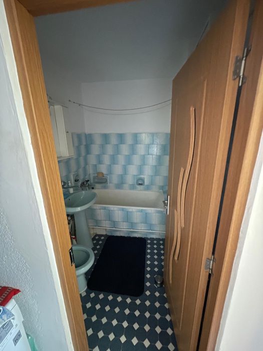 Apartament 2 camere semi-decomandat | Medgidia, Catanga | Etaj 4/4 | Centrală proprie