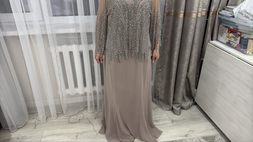 Шикарное вечернее  платье 58-62  размер