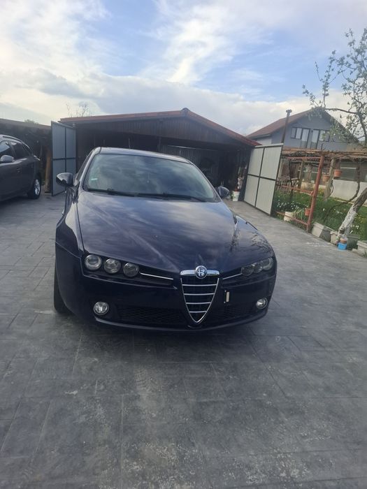 Vând alfa romeo 159