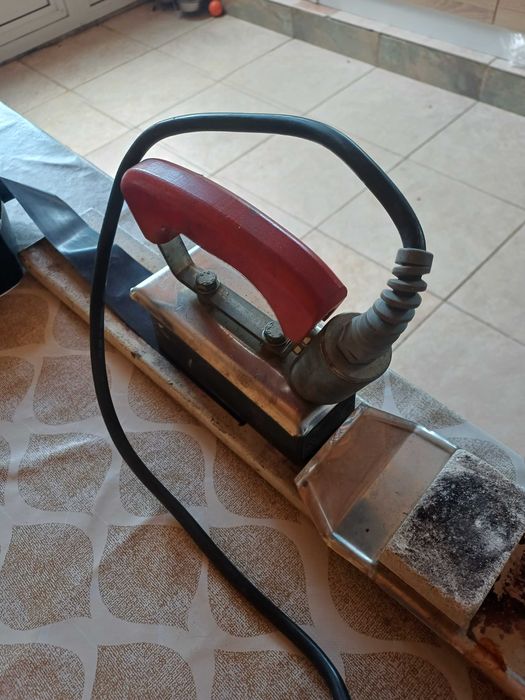 Продавам ютия за платно