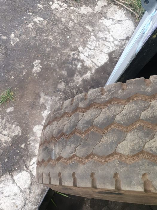 Продам грузовые шины